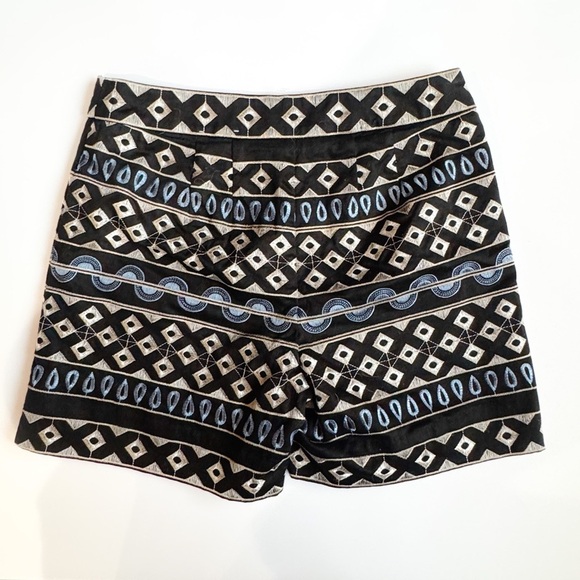 WHBM “The 5” short” 5” printed short ❤️ - Picture 4 of 9